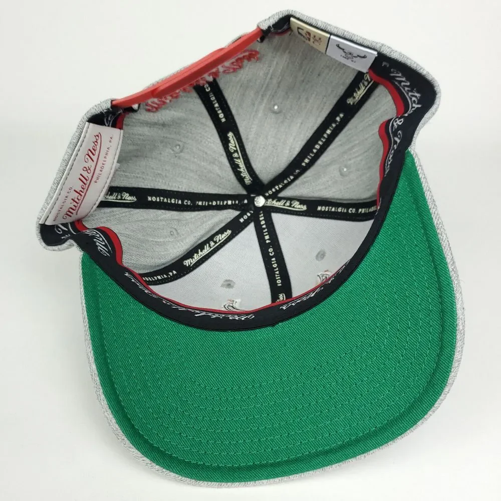 Chicago Bulls Mitchell & Ness NBA Redline Snapback Hat‎ Cap 3D Logo Gray NWT